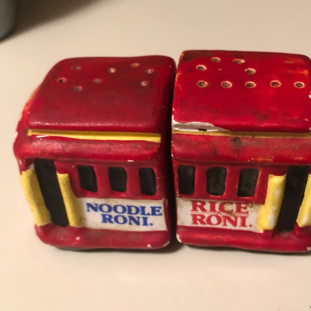 Roni Vintage Red Noodle & Rice Salt and Pepper Shakers